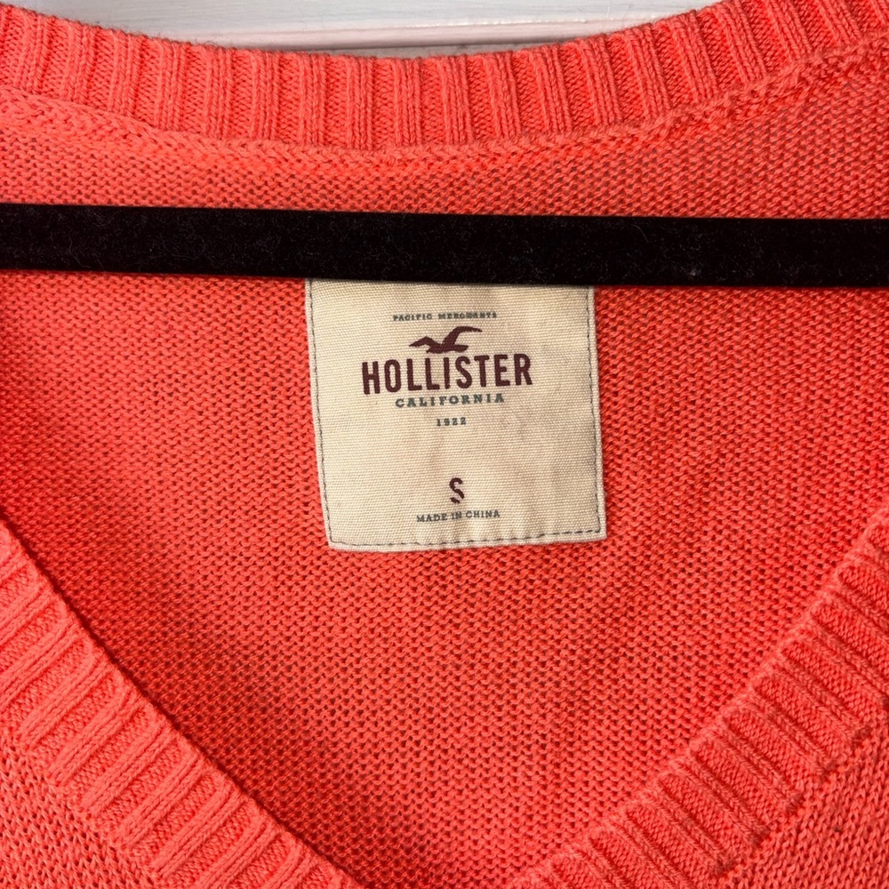 Hollister Coral Orange V Neck Sweater Lightweight Knit Size S Relaxed Fit - Picture 4 of 5